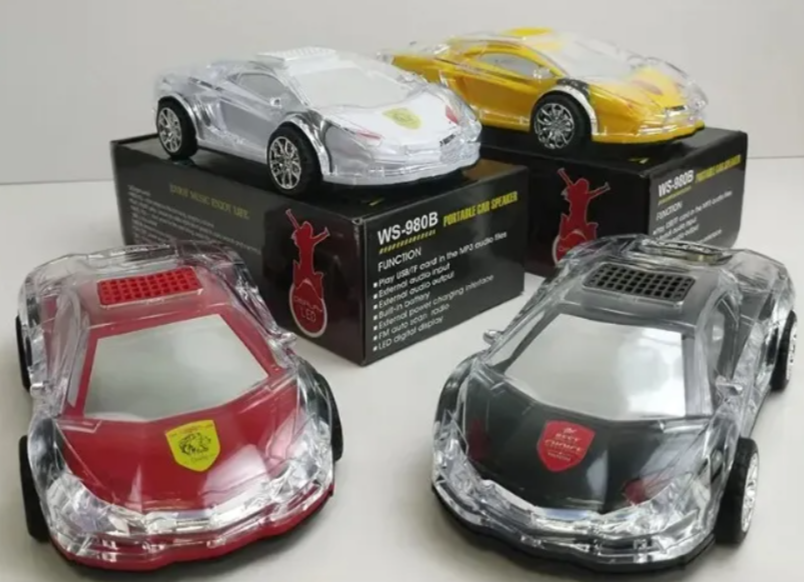 altavoz en forma auto