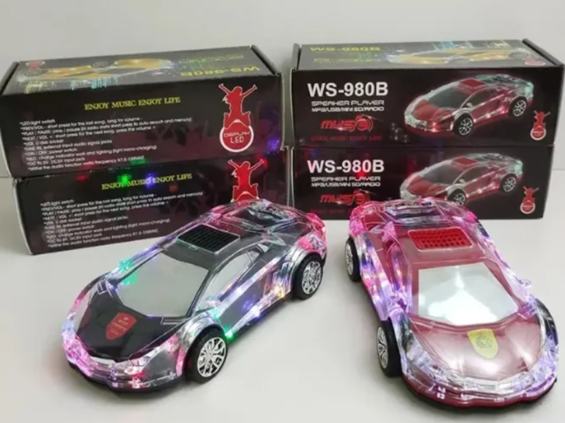 altavoz en forma auto